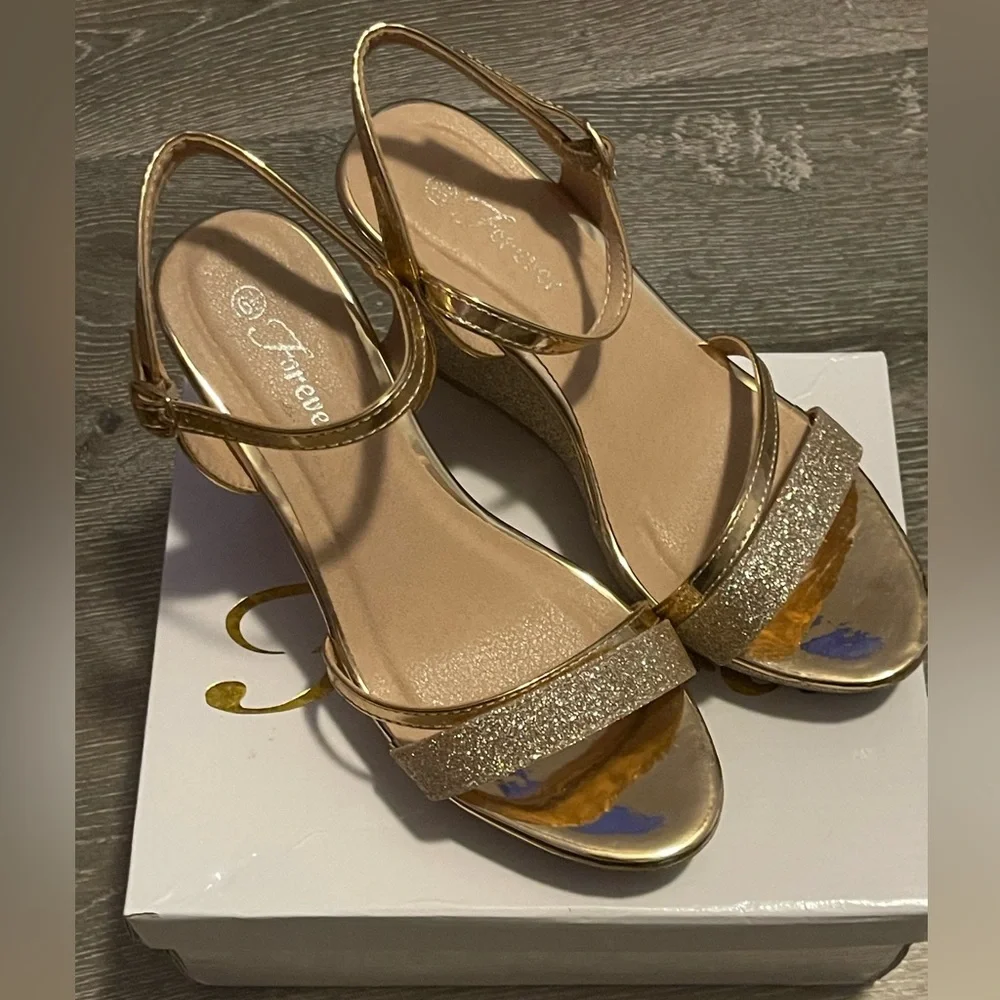 FOREVER FQ22 Women's Glitter Strappy Wrapped Wedge Rose Gold Size 6 1/2